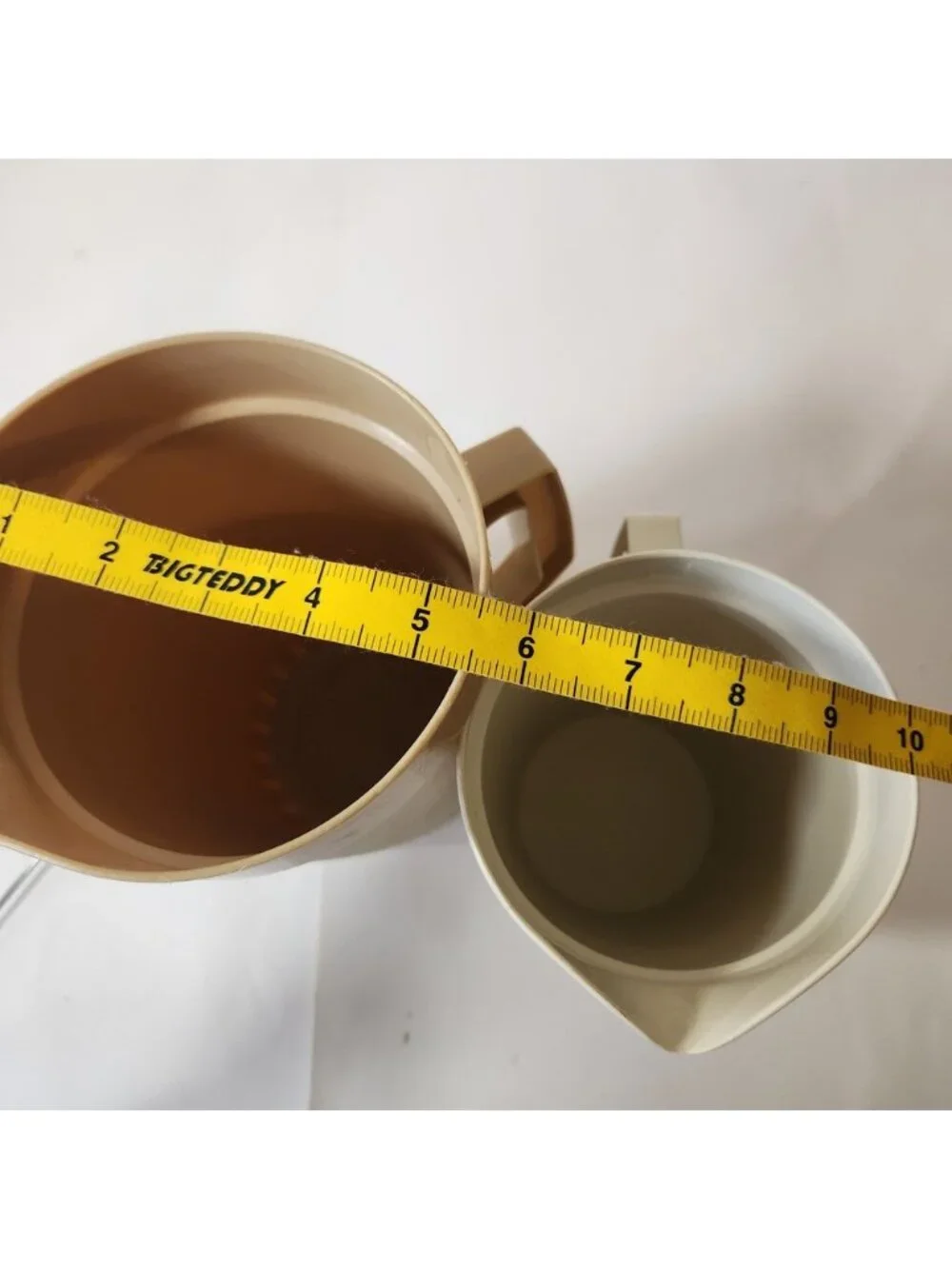 Vintage Tupperware Pitcher Set Tan and White Floral 800-1 874-7‎ Made in Canada